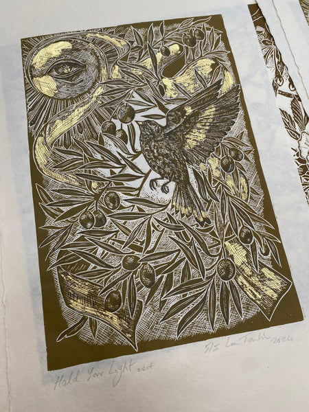 Hold your Light Gold